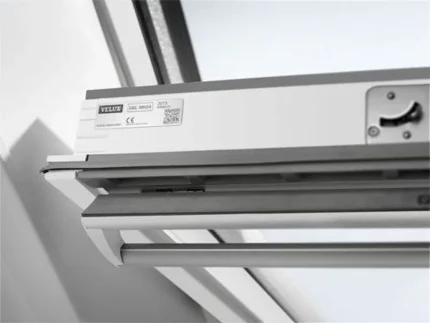 VELUX Electric Centre Pivot Roof Window White Painted 940mm x 1400mm Triple Glazed GGL PK08 206621U