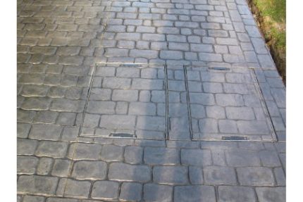 Clark Drain Recessed Square To Round Pavior Manhole Cover and Frame 450mm Diameter