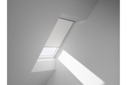 VELUX Blind White Dkl UK08 1025S