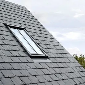 VELUX Electric Centre Pivot Roof Window Pine 940mm x 1400mm GGL PK08 307021U